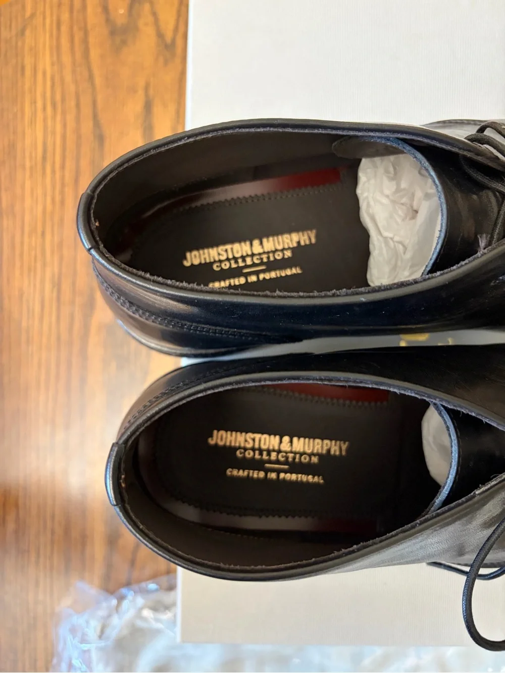 Johnston & Murphy Black Leather Chukka Boots - Sleek Lace-Up